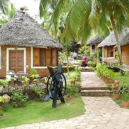 Soma Manaltheeram Ayurveda Beachvillage Kovalam Extérieur photo