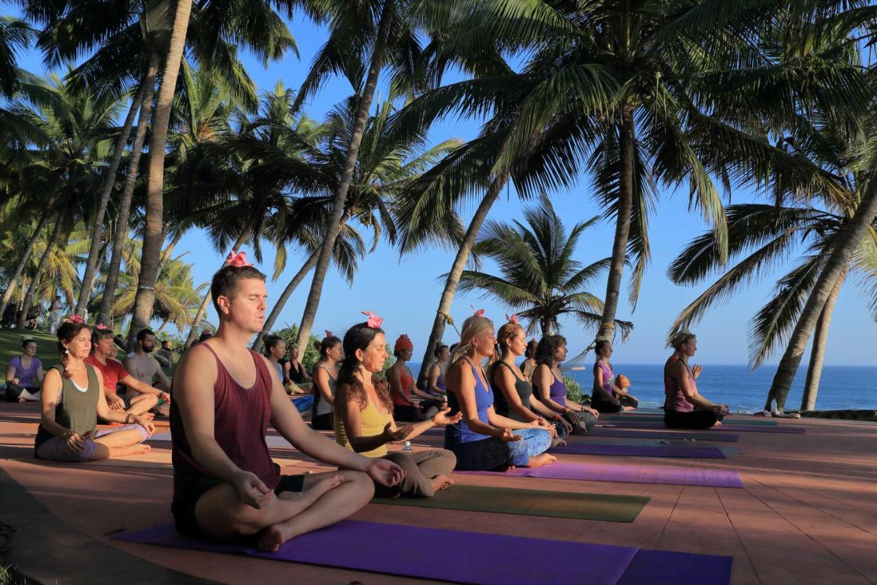Soma Manaltheeram Ayurveda Beachvillage Kovalam Extérieur photo