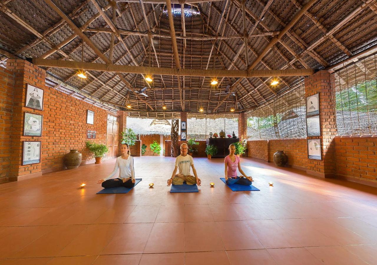 Soma Manaltheeram Ayurveda Beachvillage Kovalam Extérieur photo