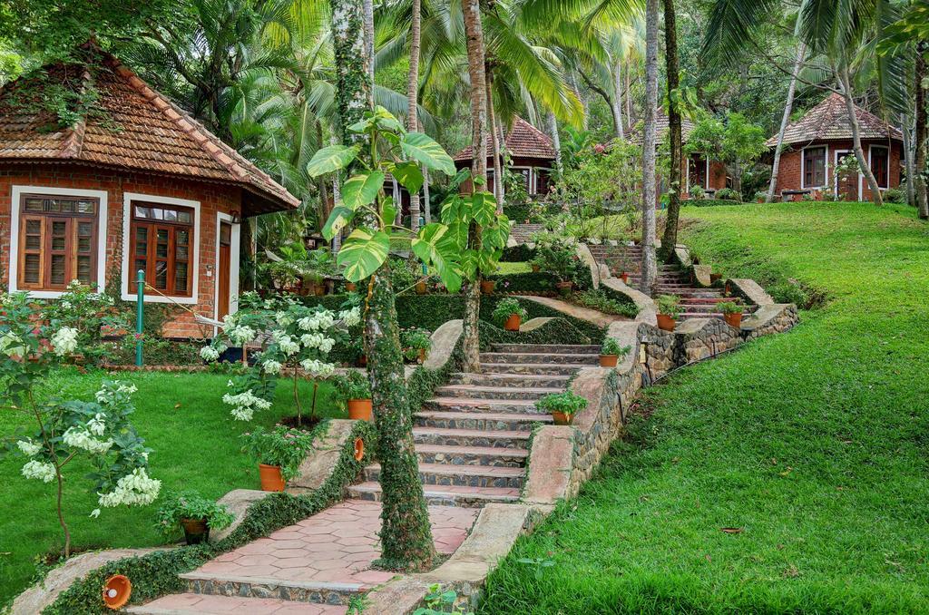 Soma Manaltheeram Ayurveda Beachvillage Kovalam Extérieur photo