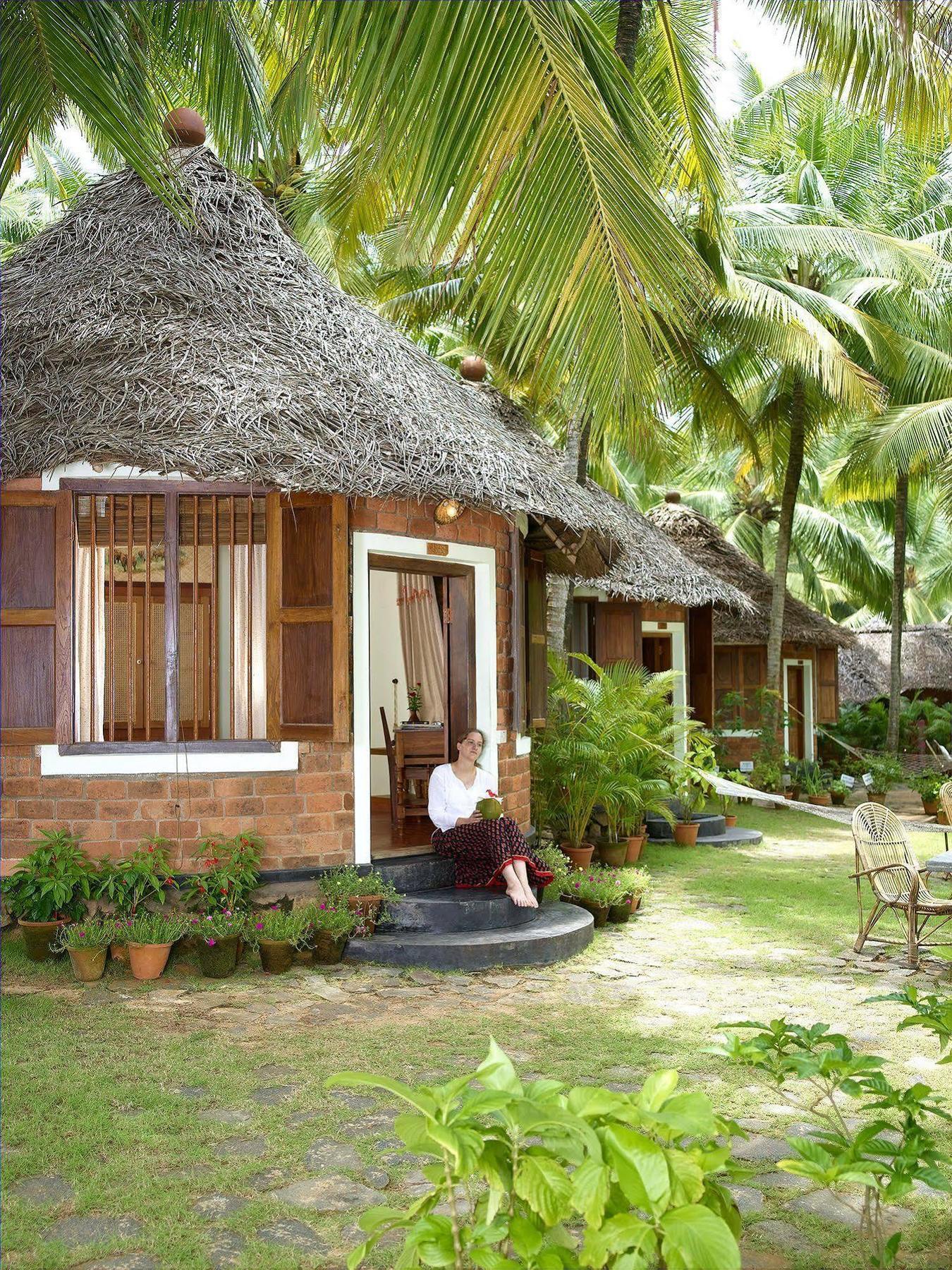 Soma Manaltheeram Ayurveda Beachvillage Kovalam Extérieur photo
