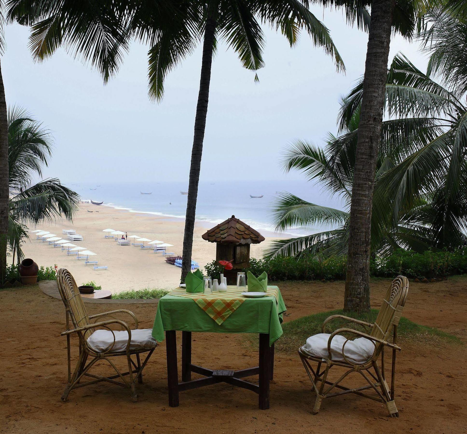 Soma Manaltheeram Ayurveda Beachvillage Kovalam Extérieur photo