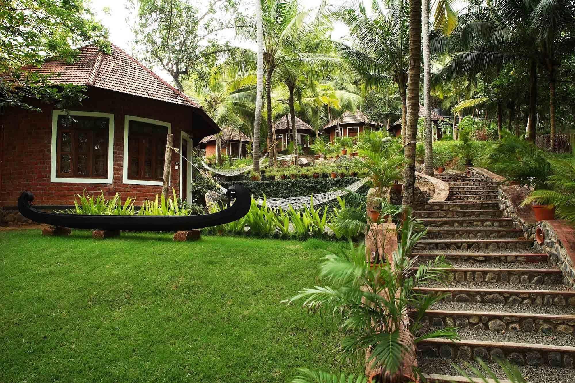Soma Manaltheeram Ayurveda Beachvillage Kovalam Extérieur photo