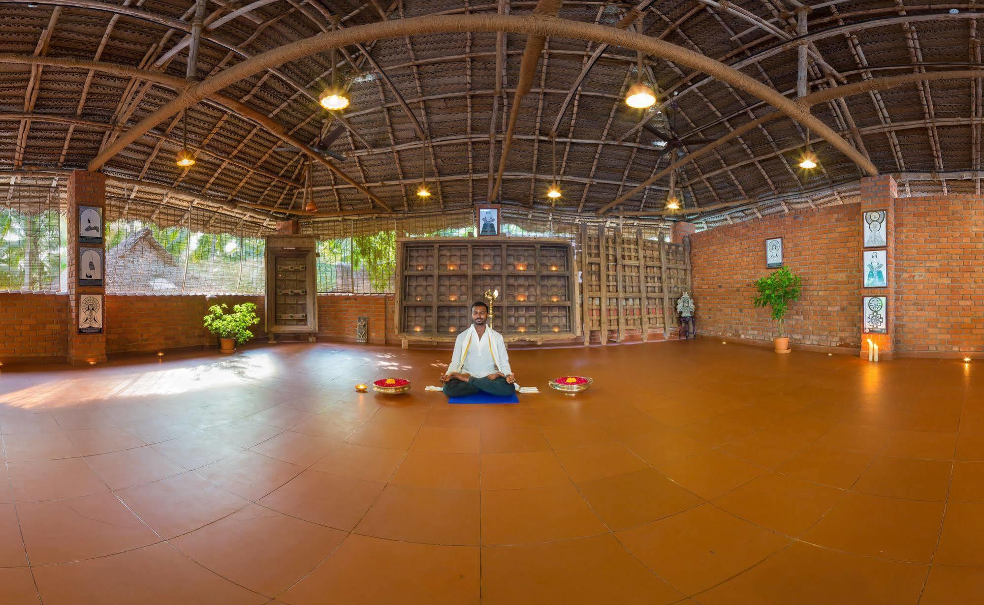 Soma Manaltheeram Ayurveda Beachvillage Kovalam Extérieur photo