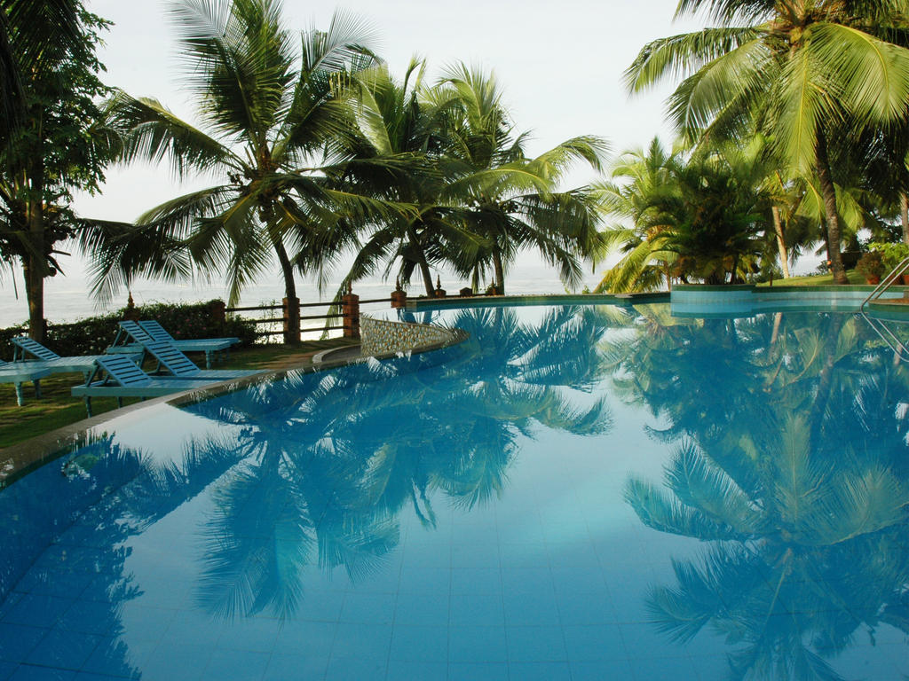 Soma Manaltheeram Ayurveda Beachvillage Kovalam Extérieur photo